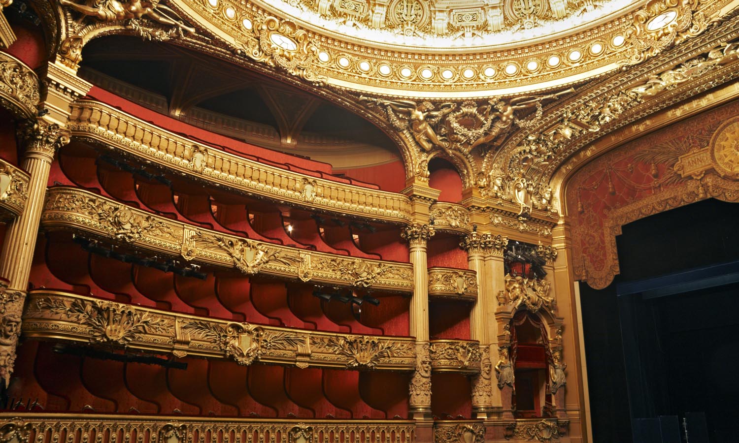 theater interior, view of balcony seating